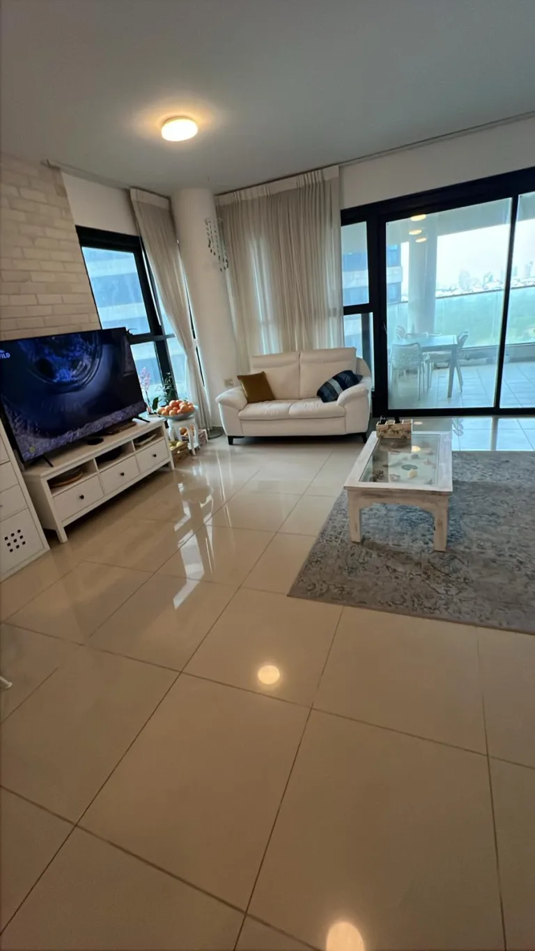 PHOTO 2026 01 01 12 40 38 768x1365