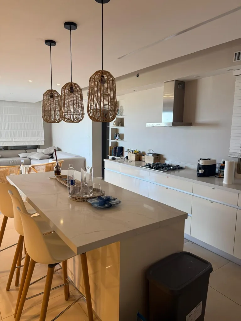 8e695ef7 c49f 4836 bd50 d8b3201aaf58 768x1024